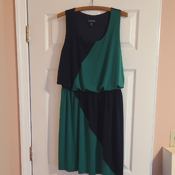 Forever 21 Dresses & Skirts - Forever 21 Green and Black Color Block Midi Dress